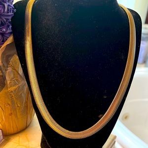 Smooth clasped Grecian chain